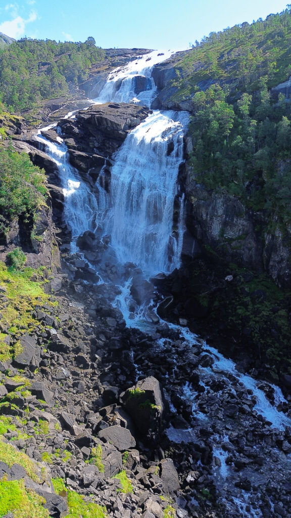 Kinsarvik watervallen hike